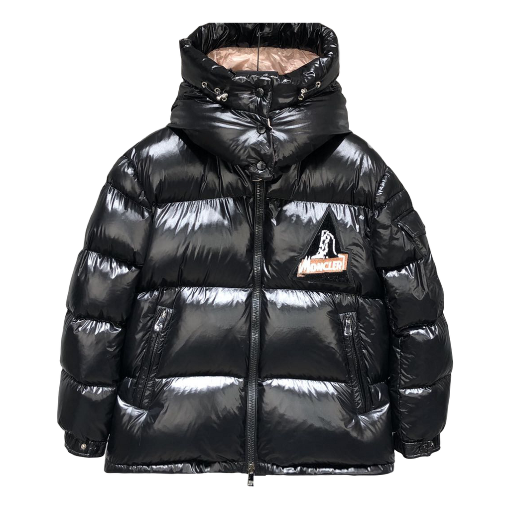 Moncler Mountain-Badge Glossy Short Down Puffer Jacket in Black
