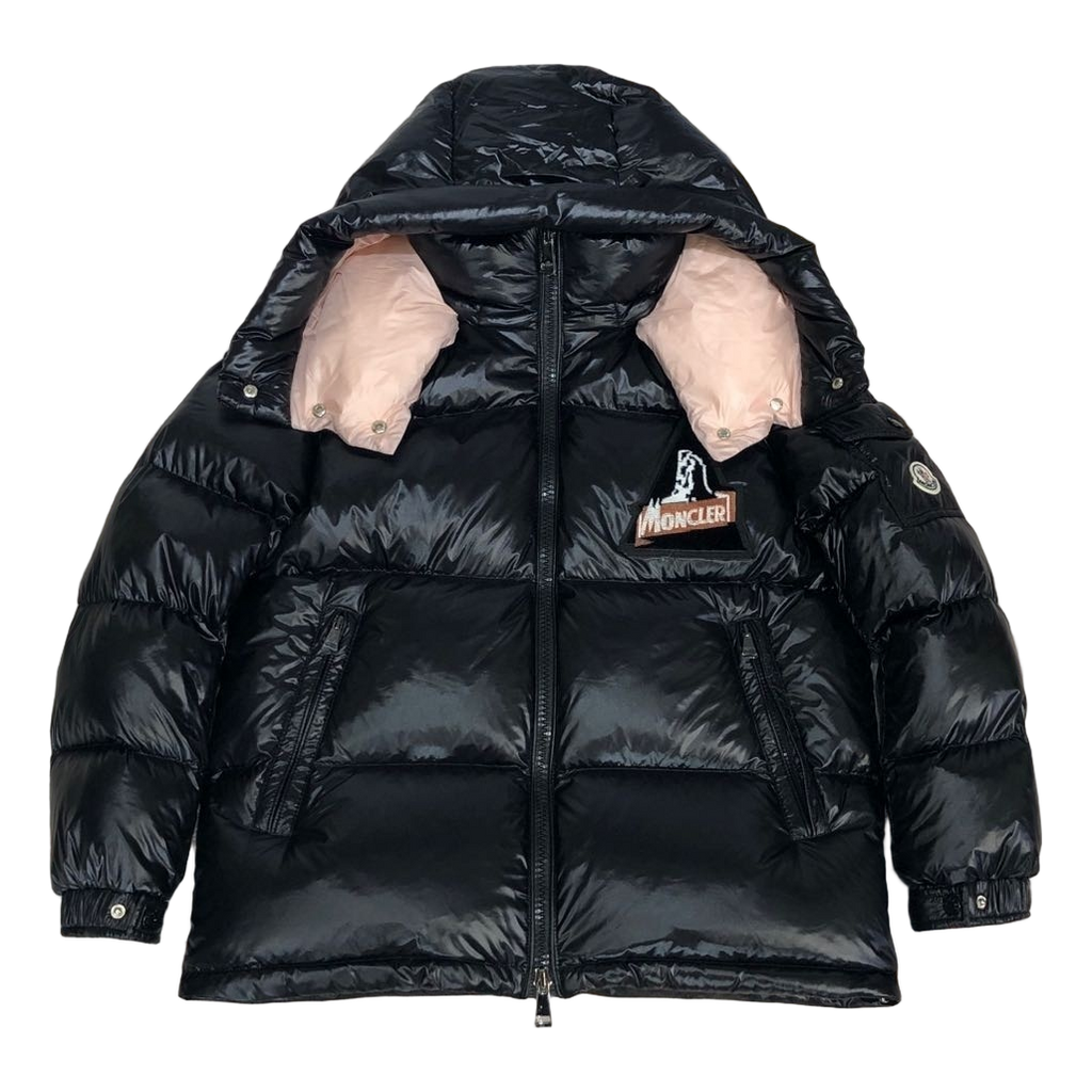 Moncler Mountain-Badge Glossy Short Down Puffer Jacket in Black